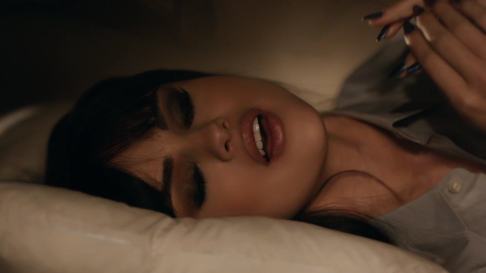 Selena gomez masterbates