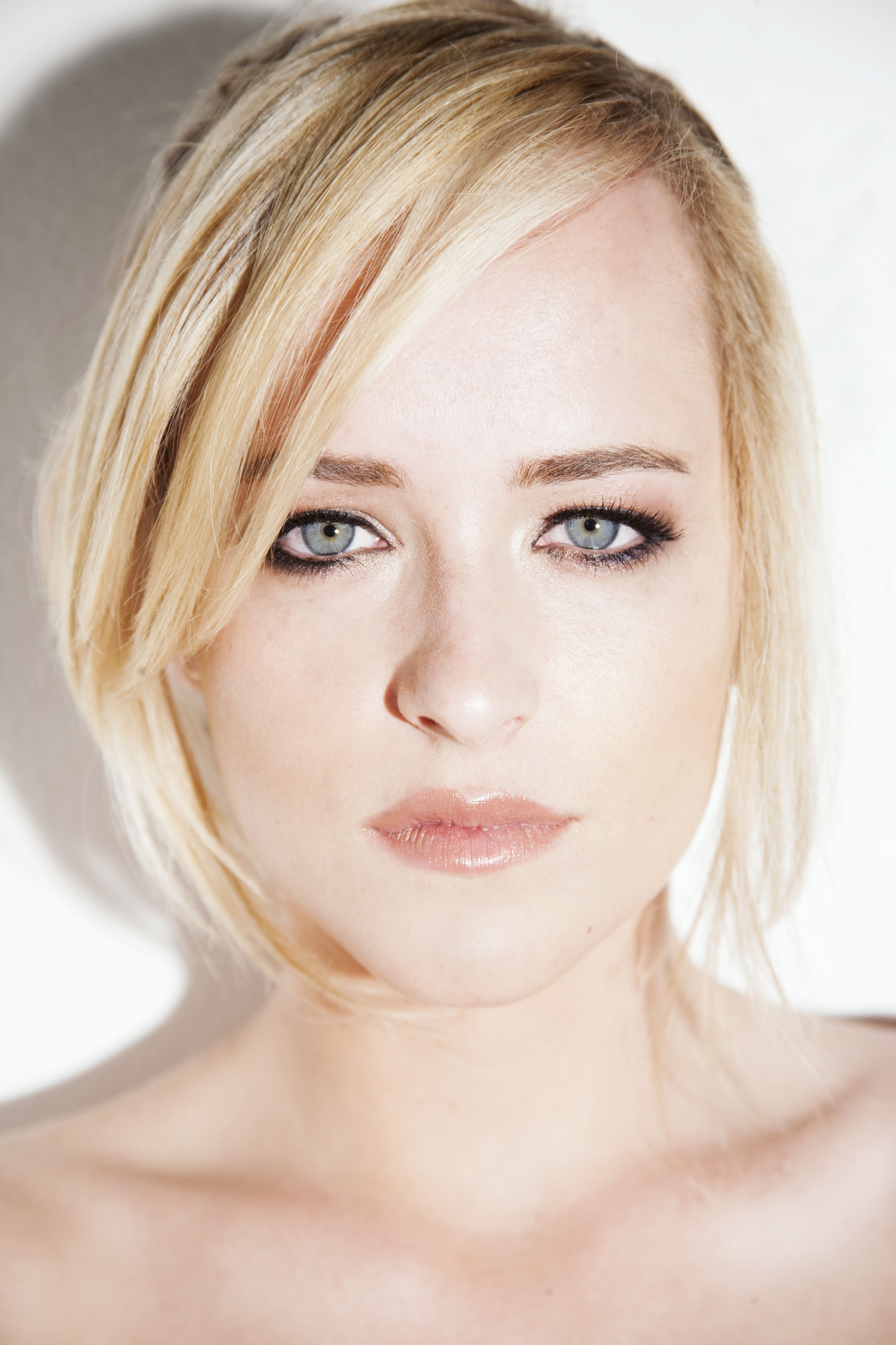 Index of /photos/actresses/j/johnson_dakota.