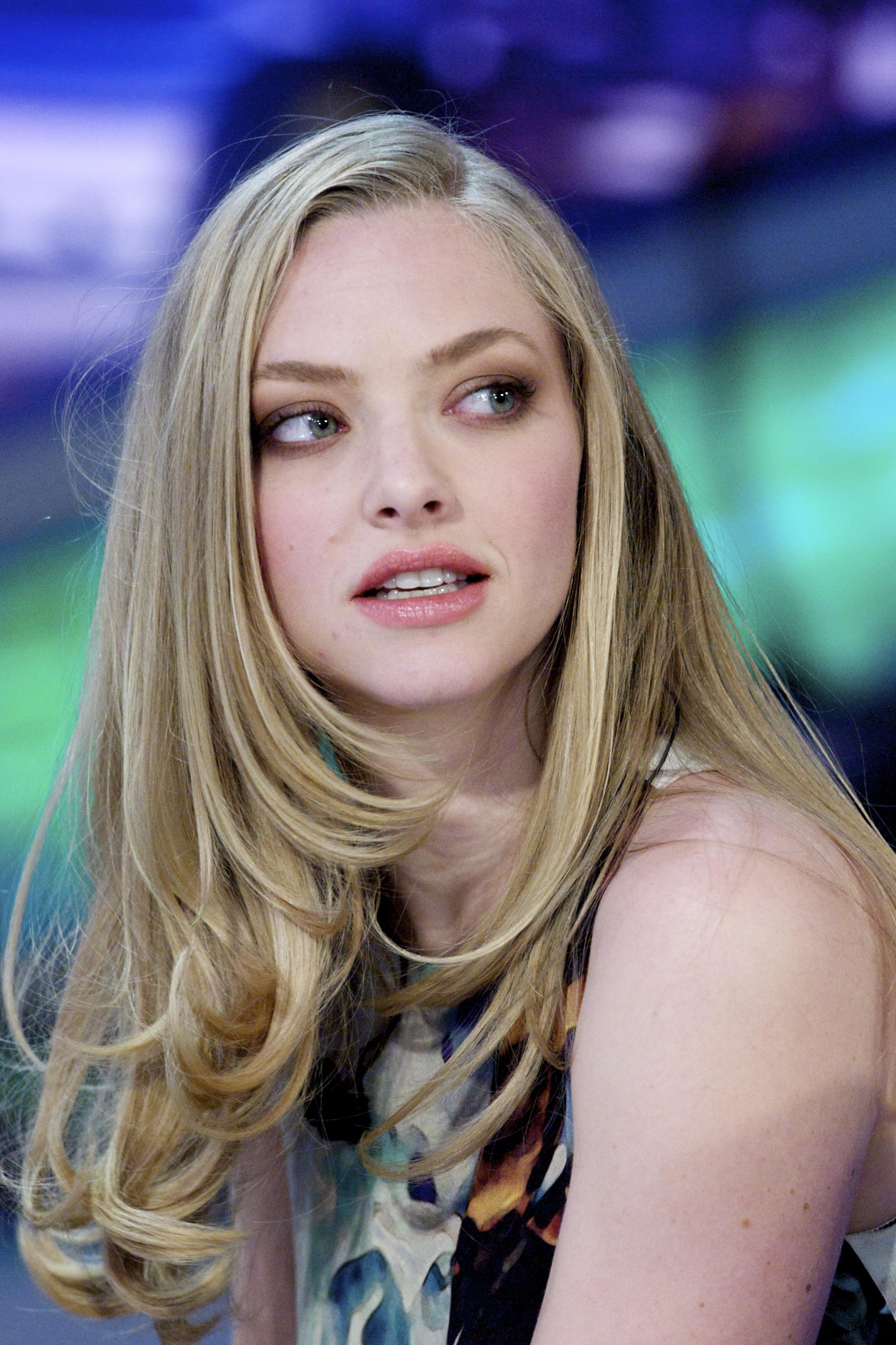 Index of /photos/actresses/s/seyfried_amanda.