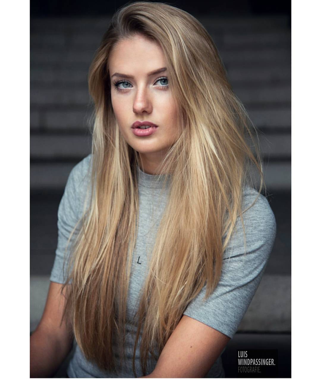 Alica schmidt face