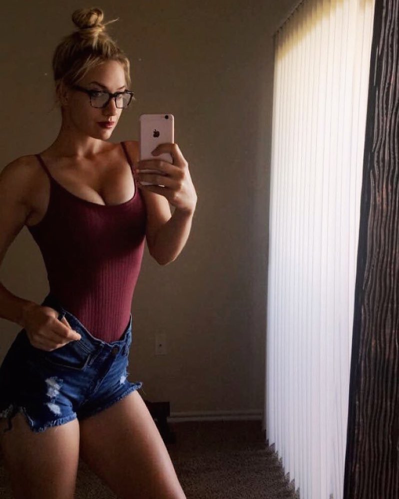 Digitalminx.com - Athletes - Paige Spiranac.